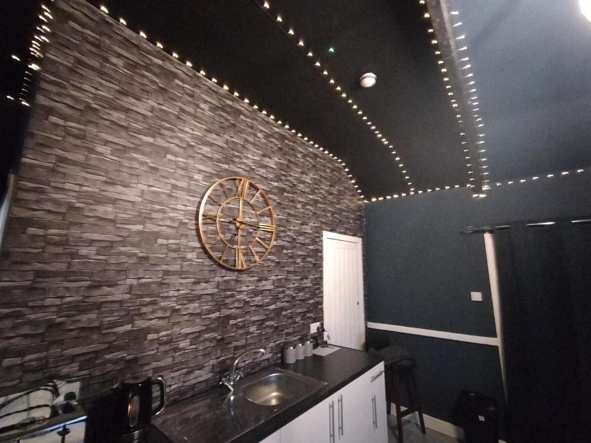 The New Accommodation Free Complementary Breakfast Tibshelf Екстериор снимка