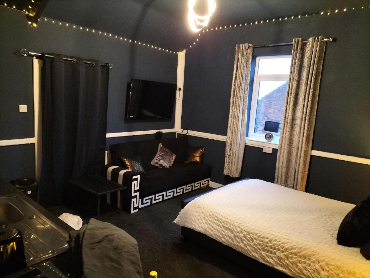 The New Accommodation Free Complementary Breakfast Tibshelf Екстериор снимка
