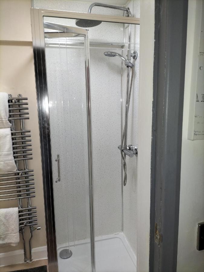 The New Accommodation Free Complementary Breakfast Tibshelf Екстериор снимка