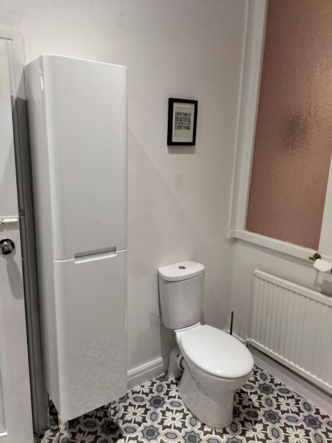 The New Accommodation Free Complementary Breakfast Tibshelf Екстериор снимка