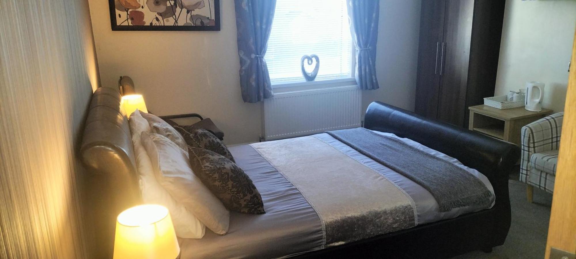 The New Accommodation Free Complementary Breakfast Tibshelf Екстериор снимка