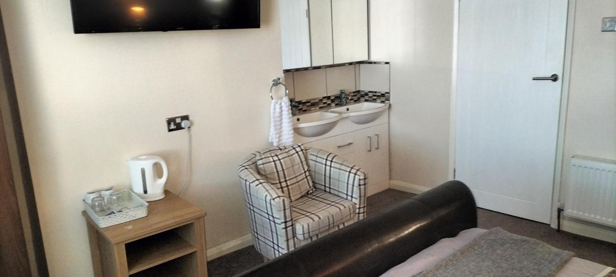 The New Accommodation Free Complementary Breakfast Tibshelf Стая снимка