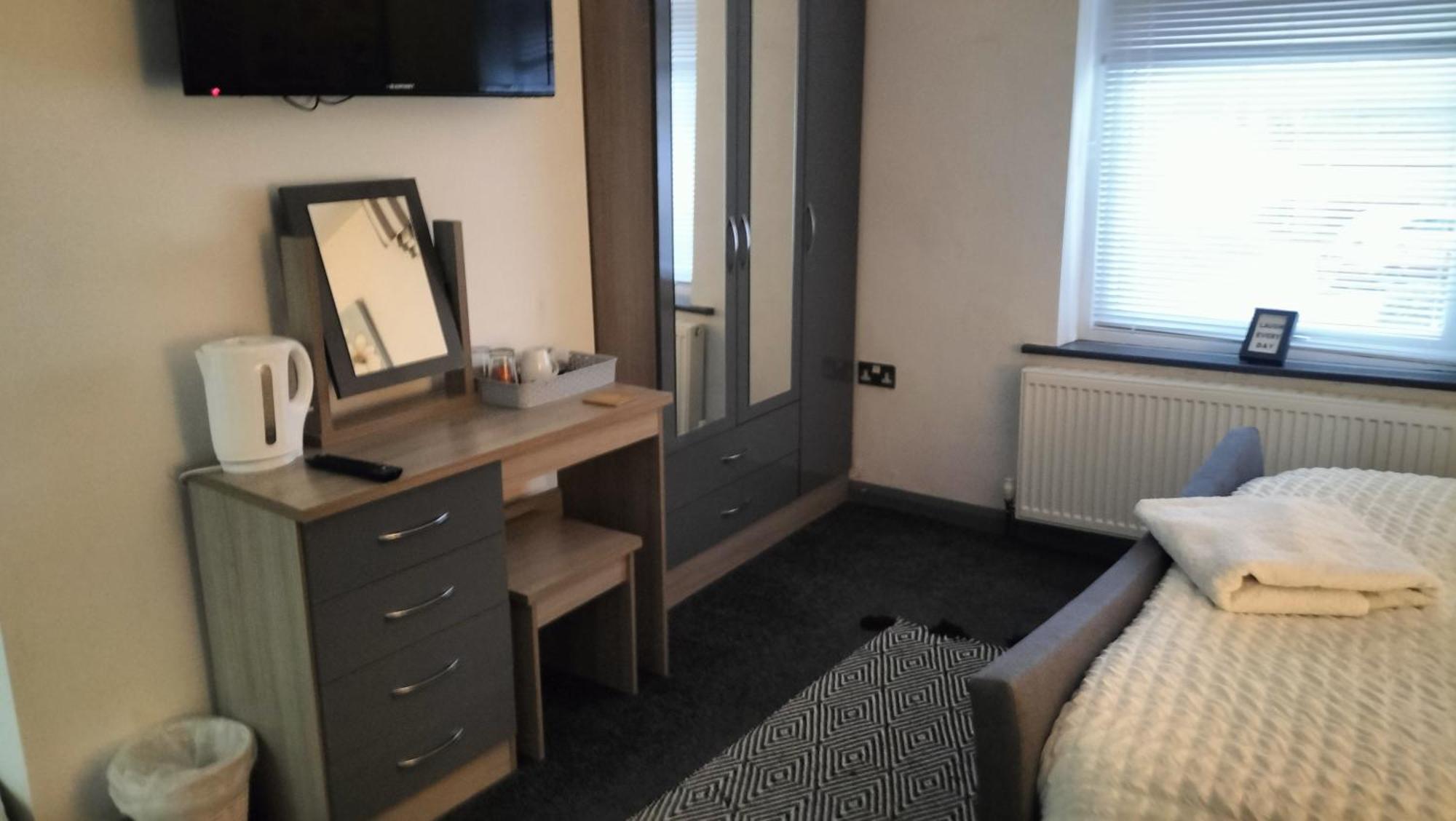 The New Accommodation Free Complementary Breakfast Tibshelf Стая снимка